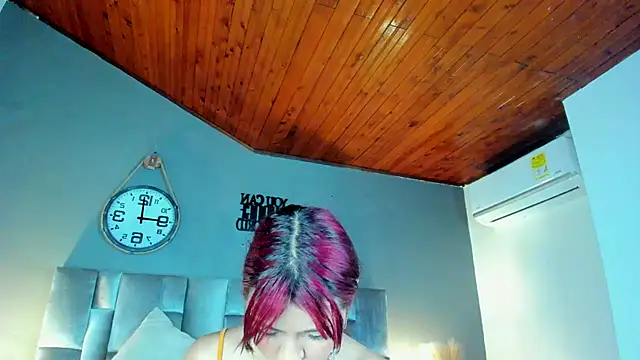 alaia-rogers online show from February 6, 11:32 am