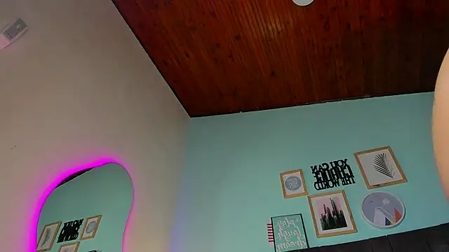 alaia-rogers online show from February 26, 2:46 pm