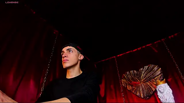 Snapshot of Angel_Snowhotxxx chatting on December 18, 10:02 pm Angel Snowhotxxx online show from December 18, 10:02 pm