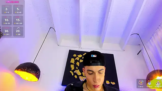 Snapshot of Angel_Snowhotxxx chatting on December 28, 4:20 pm Angel Snowhotxxx online show from December 28, 4:20 pm