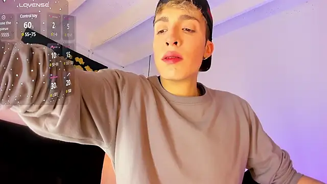 Snapshot of Angel_Snowhotxxx chatting on March 13, 4:38 am Angel Snowhotxxx online show from March 13, 4:38 am