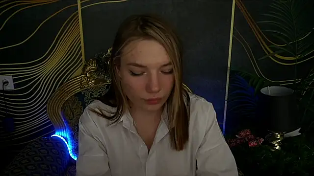 IceDanielles online show from December 28, 7:01 pm