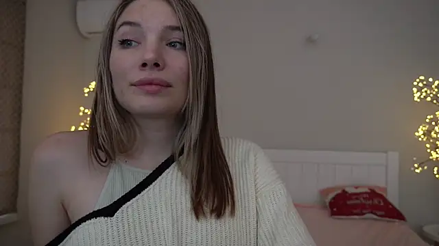 IceDanielles online show from February 3, 11:53 am