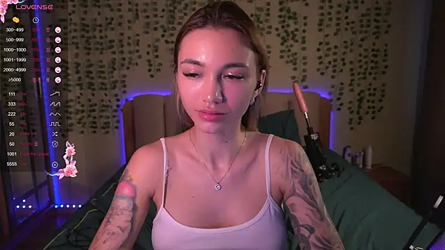 Snapshot of Teo_Rose chatting on December 13, 9:13 am Teo Rose online show from December 13, 9:13 am