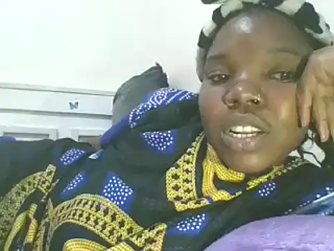 Snapshot of sweet_bigclit chatting on February 24, 5:53 pm sweet bigclit online show from February 24, 5:53 pm