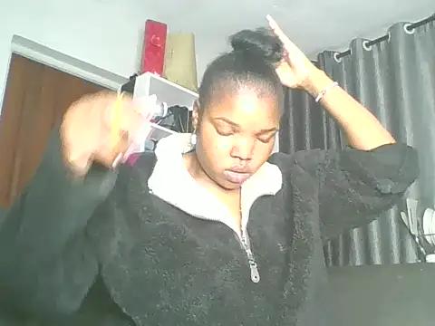 Snapshot of sweet_bigclit chatting on September 14, 5:28 am sweet bigclit online show from September 14, 5:28 am