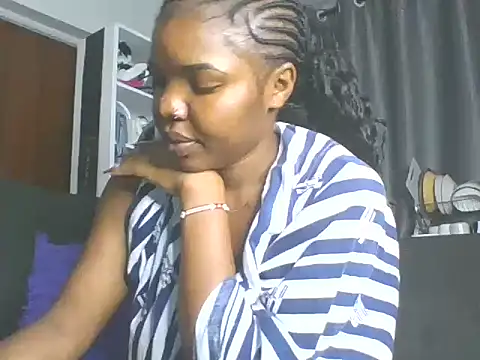 Snapshot of sweet_bigclit chatting on October 17, 3:42 am sweet bigclit online show from October 17, 3:42 am