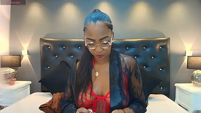 Snapshot of dirtyvictoria chatting on December 17, 12:33 pm dirtyvictoria online show from December 17, 12:33 pm