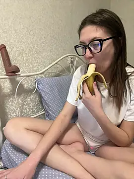 BeatriceTender online show from February 11, 4:02 pm