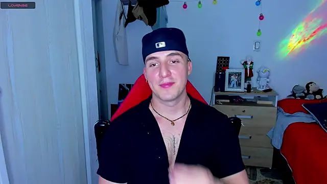 liam oficial02 online show from December 13, 7:15 am