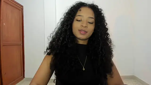 avellanatammy online show from October 10, 1:04 am