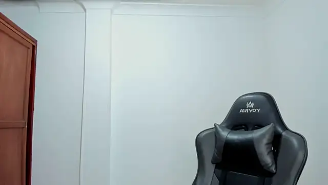 avellanatammy online show from November 25, 1:16 am