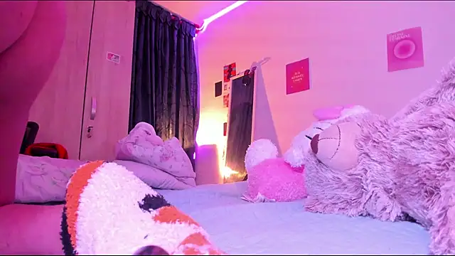 StephaniFox online show from January 31, 3:52 am