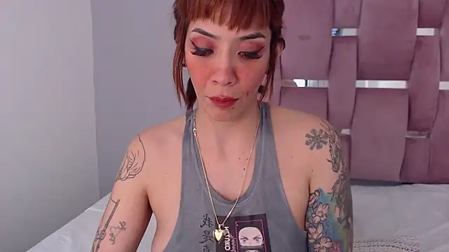 EmiliaKurt online show from January 15, 8:26 pm