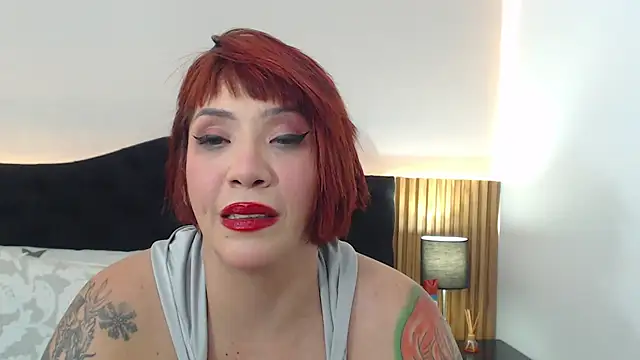 EmiliaKurt online show from November 3, 5:25 pm