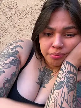 miacanela xo online show from March 11, 12:00 am