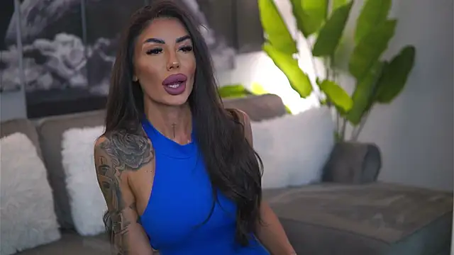 RaquelleVon online show from September 12, 7:19 am