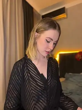 Snapshot of LoveGameSexx chatting on January 5, 4:27 pm LoveGameSexx online show from January 5, 4:27 pm