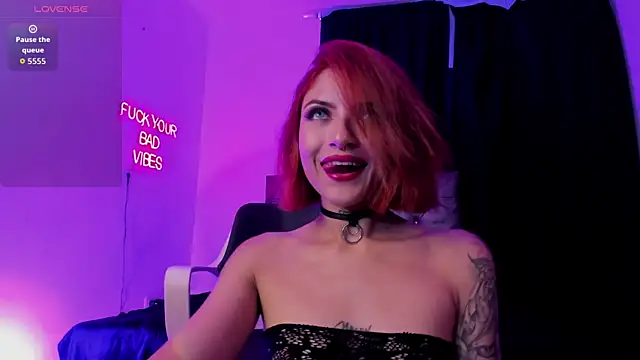 Snapshot of VictoriaRosse_ chatting on October 8, 12:08 am VictoriaRosse online show from October 8, 12:08 am