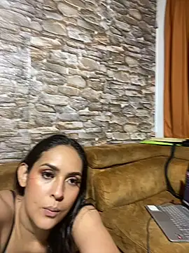 Snapshot of twohornys chatting on February 22, 1:00 am twohornys online show from February 22, 1:00 am