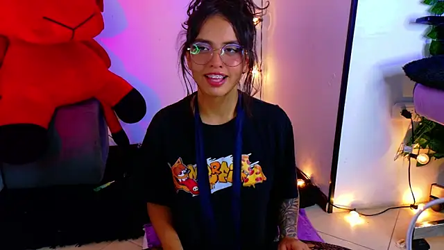 Snapshot of Dann_dan chatting on December 19, 8:56 am Dann dan online show from December 19, 8:56 am