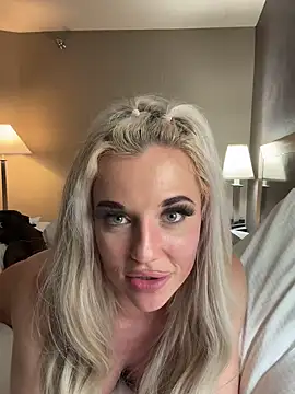 Snapshot of JayJayPink chatting on January 27, 9:44 am JayJayPink online show from January 27, 9:44 am