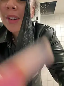 HaileyDiana online show from March 10, 4:57 pm