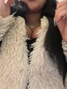 HaileyDiana online show from March 12, 8:19 am