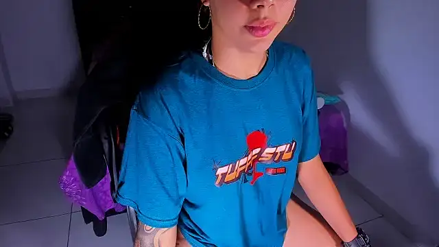 Snapshot of kerlysmith_24 chatting on January 27, 6:09 pm kerlysmith 24 online show from January 27, 6:09 pm