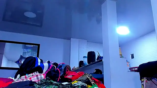 Snapshot of kerlysmith_24 chatting on February 6, 4:14 pm kerlysmith 24 online show from February 6, 4:14 pm