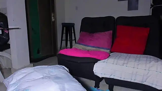 Snapshot of kerlysmith_24 chatting on November 11, 1:00 pm kerlysmith 24 online show from November 11, 1:00 pm