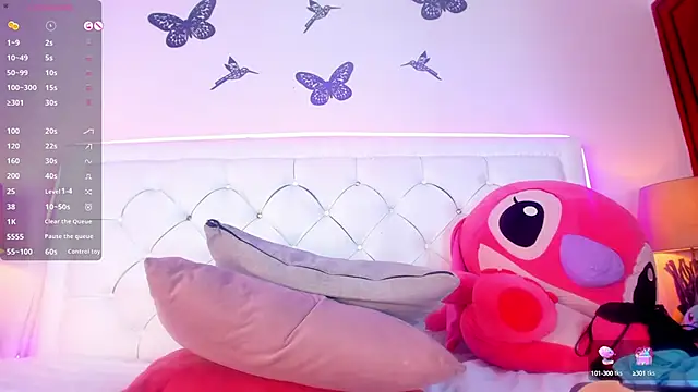 Snapshot of LyaEvanss chatting on December 7, 7:05 am LyaEvanss online show from December 7, 7:05 am