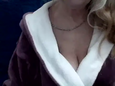 CarlyTreat online show from January 3, 12:19 pm