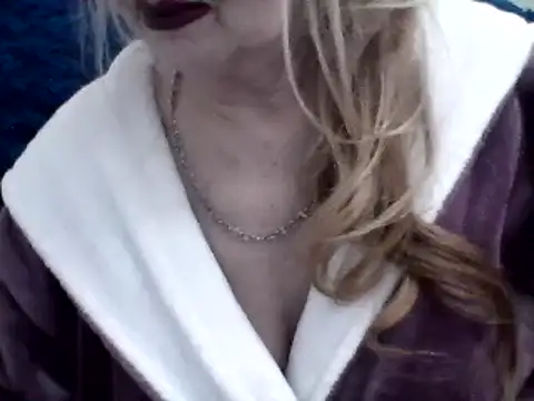 CarlyTreat online show from January 10, 4:09 pm