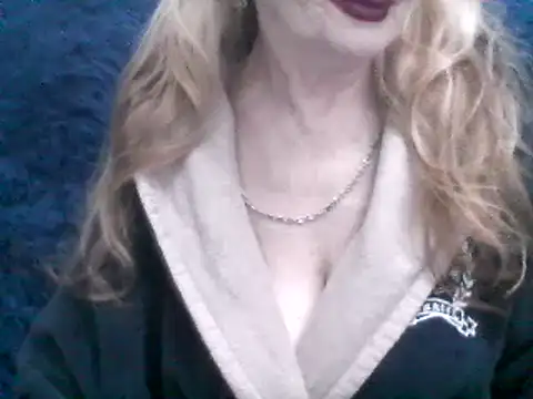 CarlyTreat online show from February 12, 4:44 pm