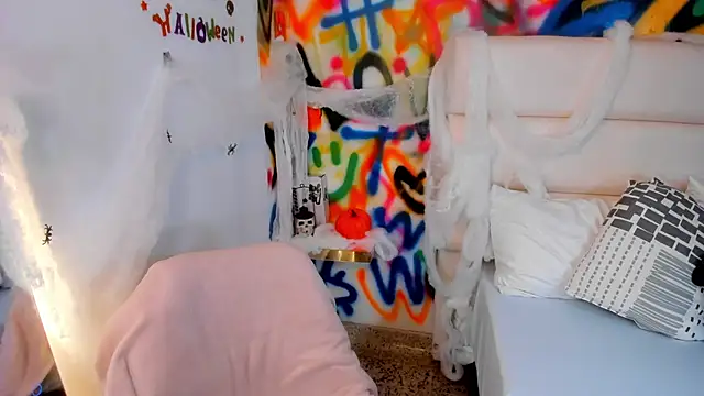 Snapshot of Liana_Bernocchi chatting on September 29, 9:08 pm Liana Bernocchi online show from September 29, 9:08 pm