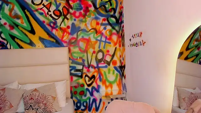 Snapshot of Liana_Bernocchi chatting on November 6, 9:05 pm Liana Bernocchi online show from November 6, 9:05 pm