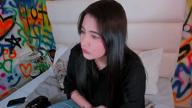 Snapshot of Liana_Bernocchi chatting on November 27, 8:33 pm Liana Bernocchi online show from November 27, 8:33 pm