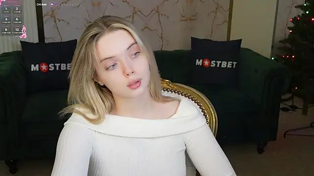 Cassy-Celestial  online show from December 13, 11:28 pm