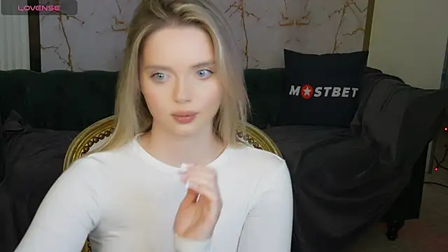 Cassy-Celestial  online show from December 16, 2:47 am