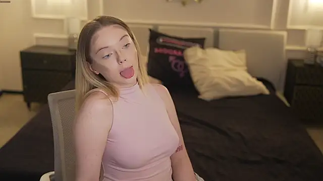 Cassy-Celestial  online show from October 26, 5:02 am