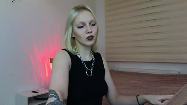 Martha Hoffman online show from February 2, 8:08 pm