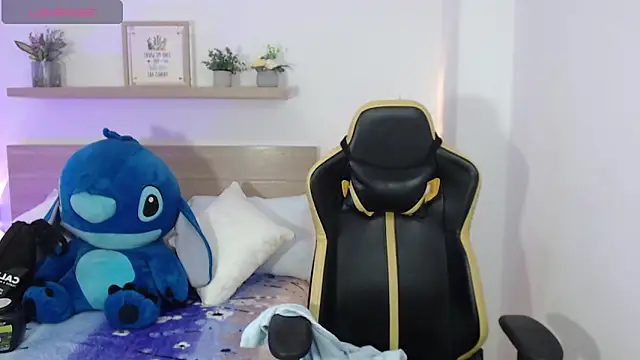 aurora rodriguez online show from December 5, 12:11 pm