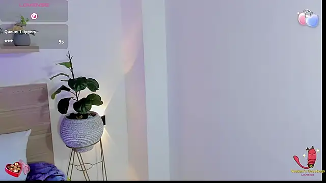 aurora rodriguez online show from December 13, 6:49 pm