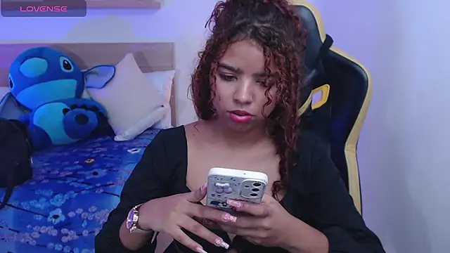 aurora rodriguez online show from December 23, 3:33 pm