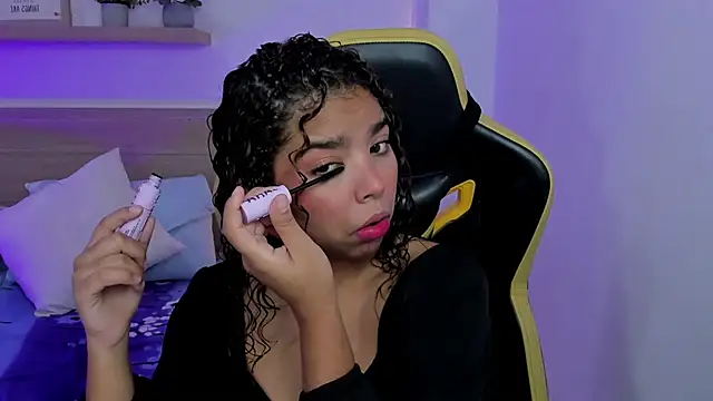 aurora rodriguez online show from January 8, 12:26 pm