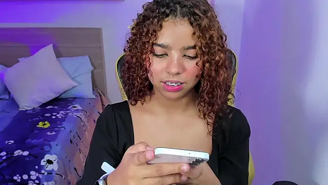 aurora rodriguez online show from January 8, 4:00 pm