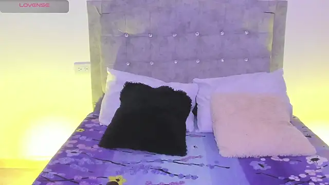 aurora rodriguez online show from March 9, 11:36 am