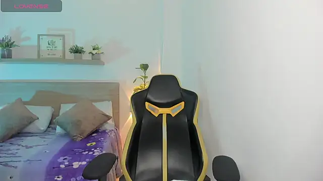 aurora rodriguez online show from October 24, 8:27 pm