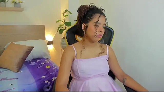 aurora rodriguez online show from October 29, 12:40 pm